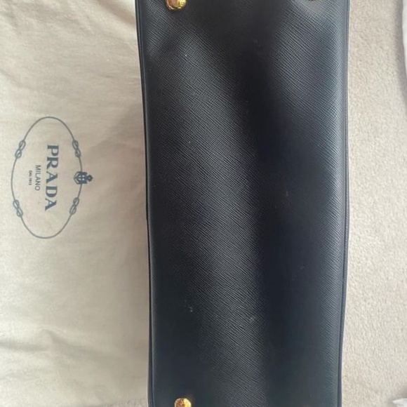 Prada Saffiano bag - Picture 3 of 7